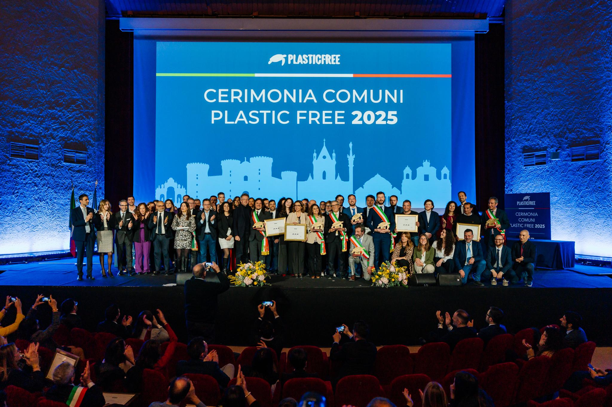 A Napoli premiati i 122 “Comuni Plastic Free”