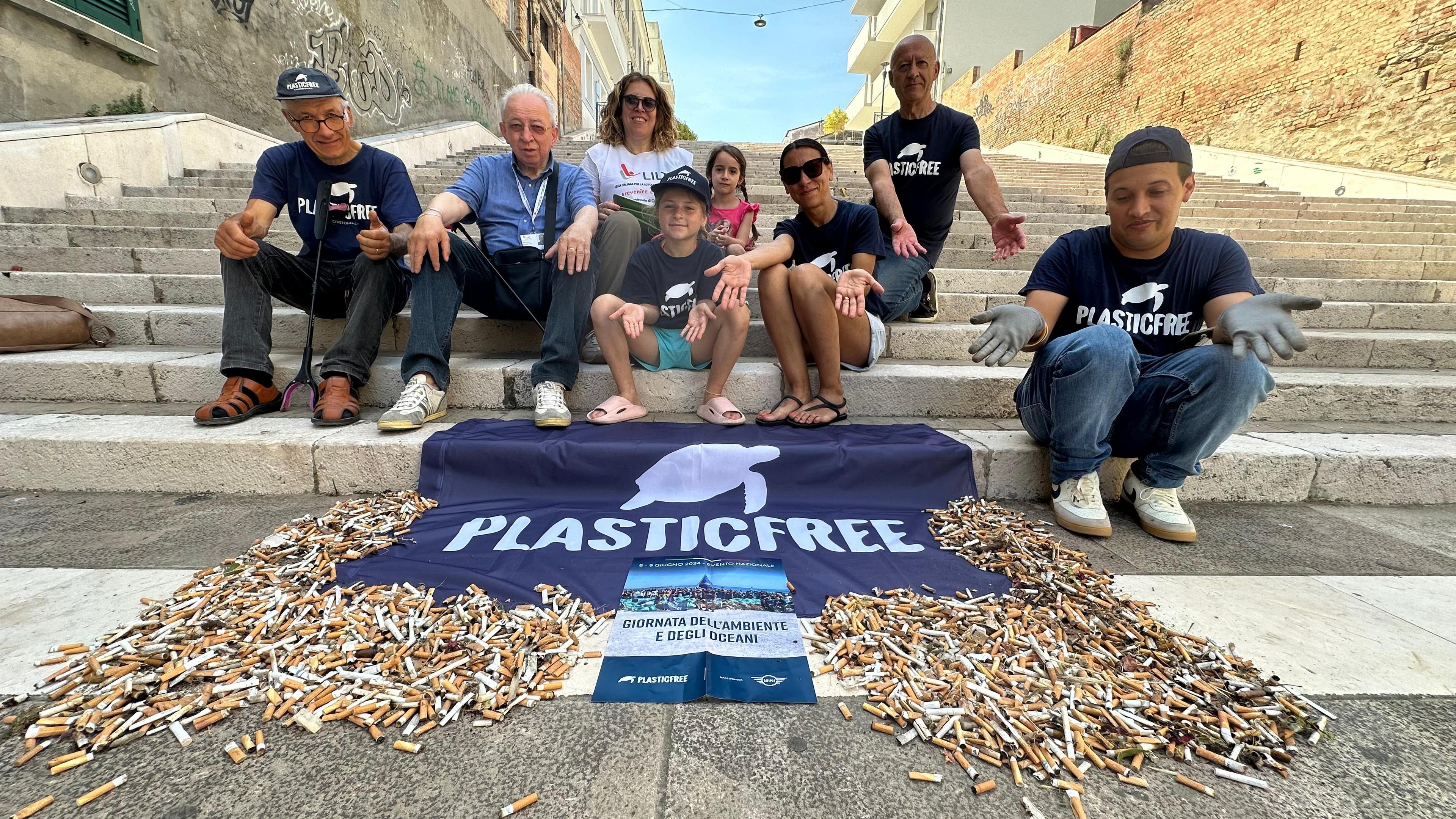 A Termoli (CB) raccolti 5.000 mozziconi di sigaretta nella Giornata dell'Ambiente e degli Oceani