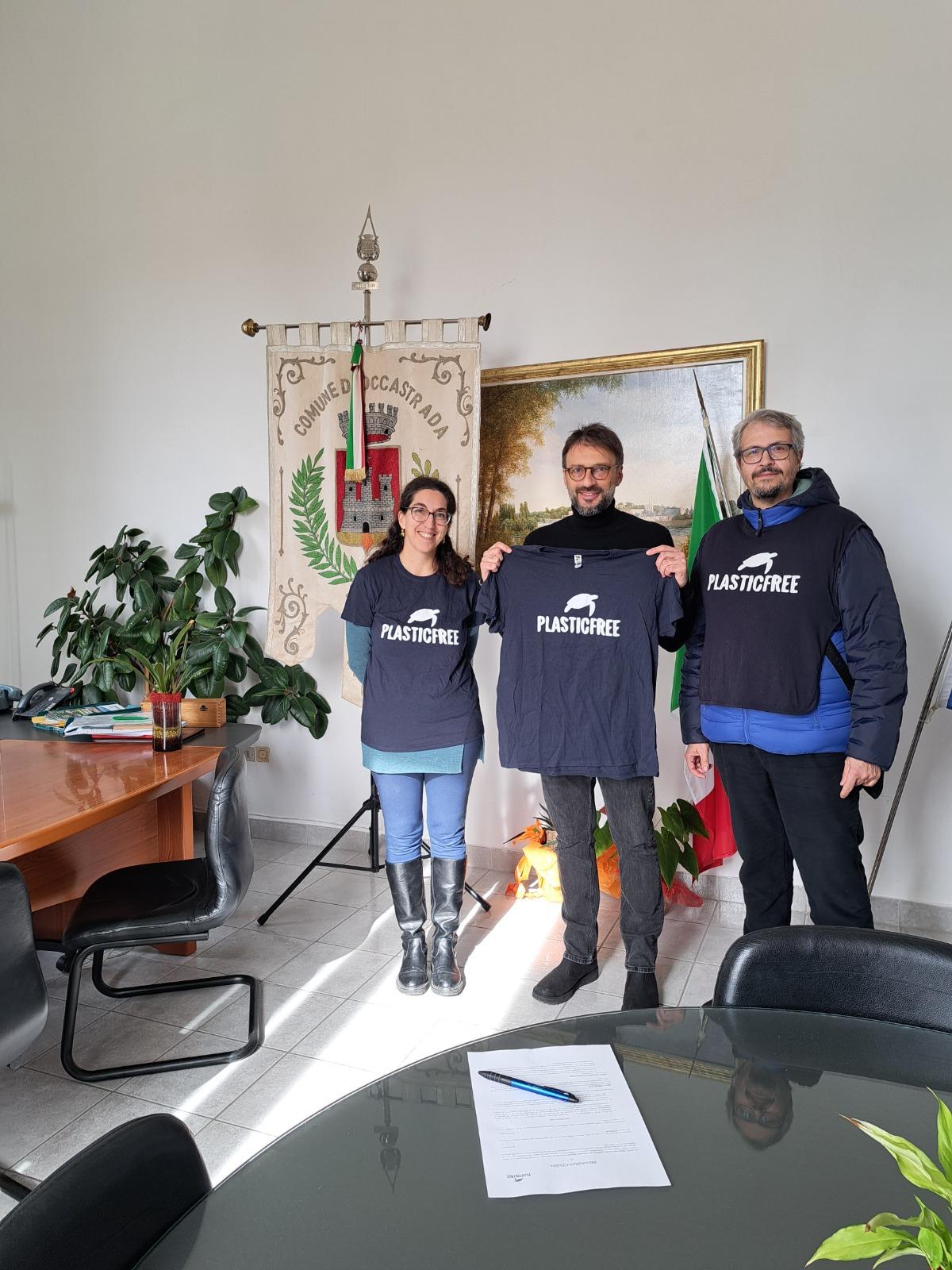 Roccastrada firma con Plastic Free: nuovo Comune Plastic Free in provincia di Grosseto