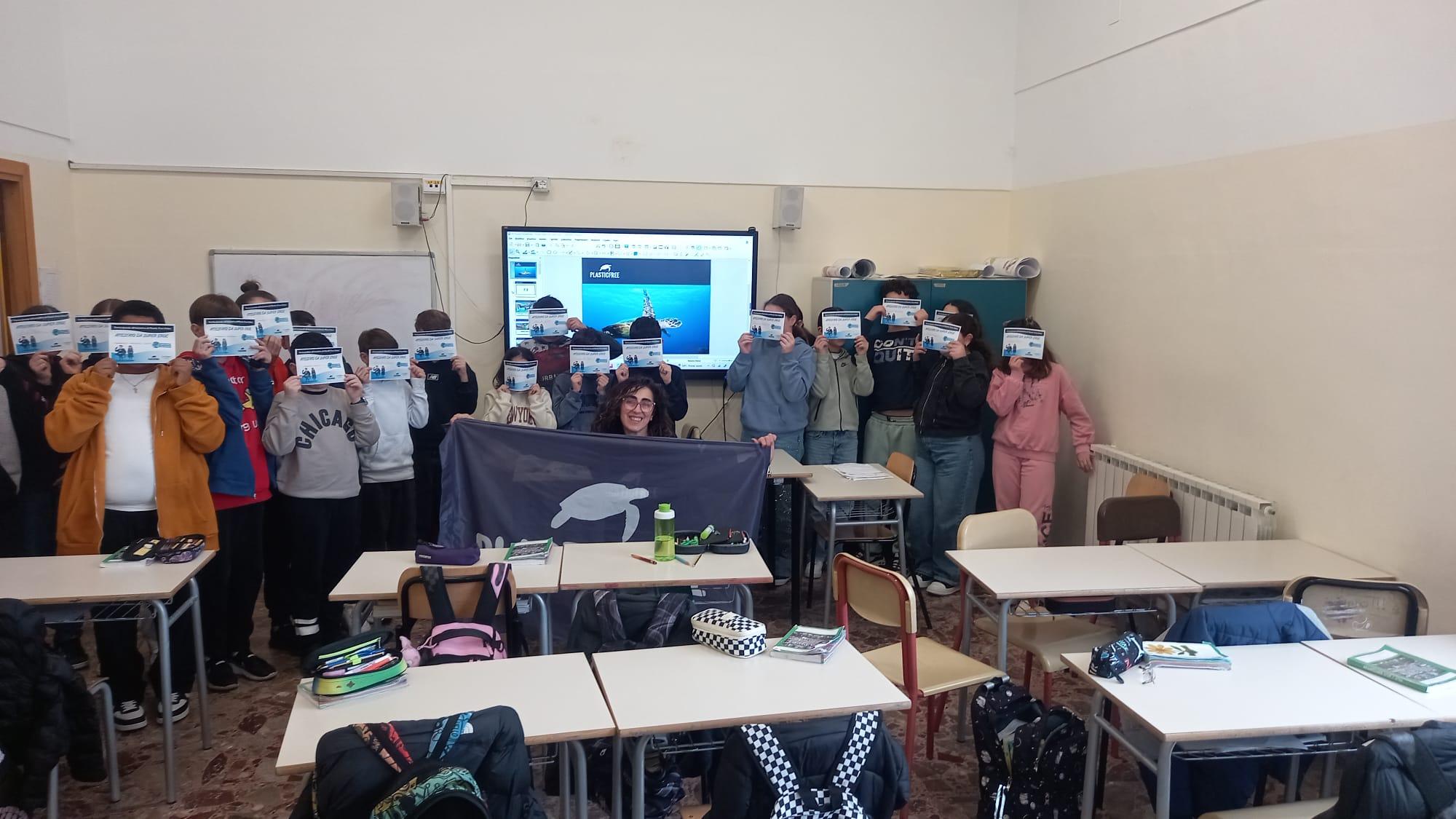 A Casamicciola Terme (NA), Plastic Free riparte dai ragazzi: primo incontro 2026 all’Istituto Ibsen