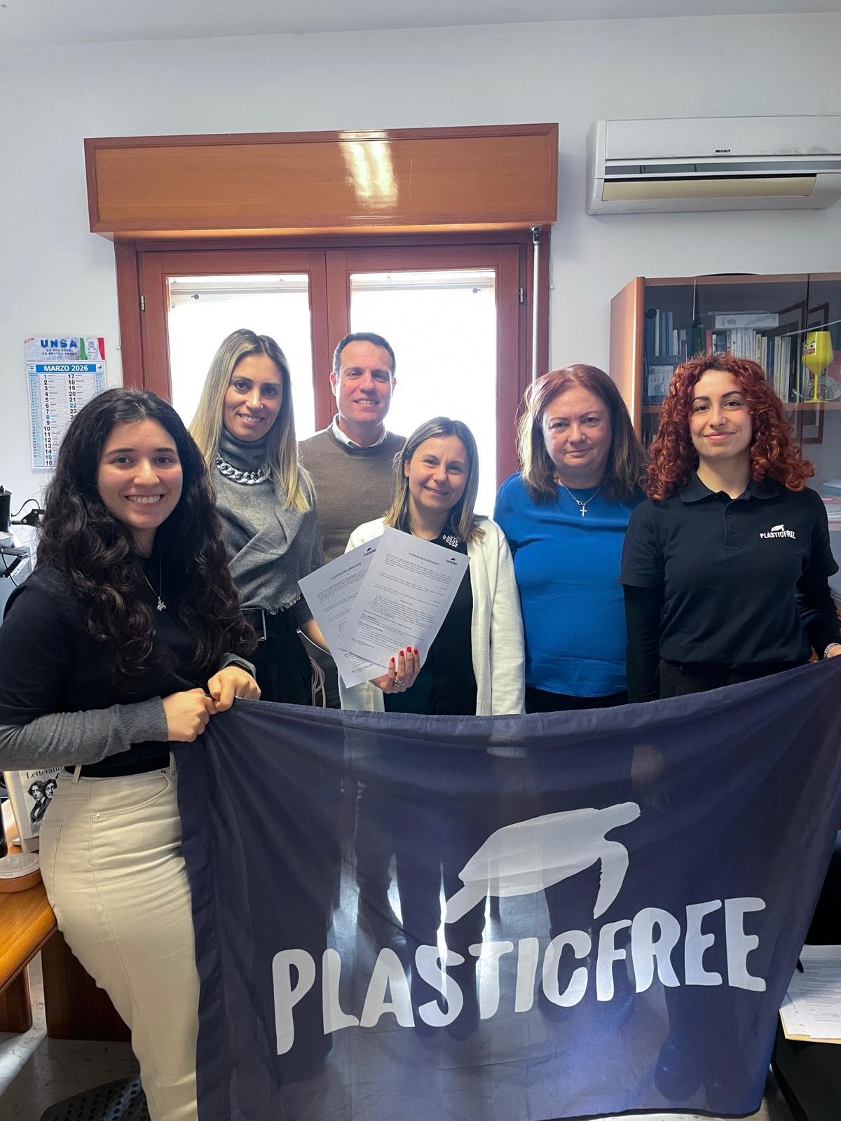 Calabria: Ambiente e giustizia si incontrano nel protocollo Plastic Free–Uepe