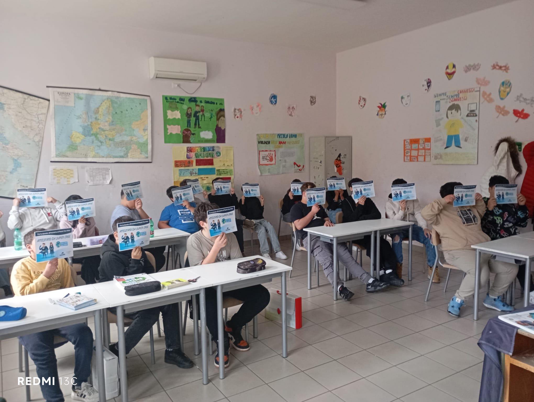 A scuola di ambiente: a Roccaromana (CE) 25 studenti incontrano Plastic Free